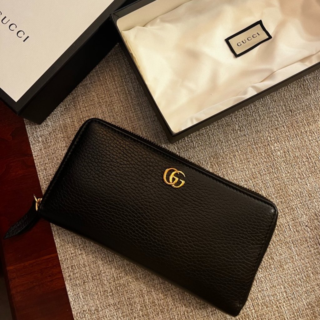 Gucci Leather Black Zip Around Wallet